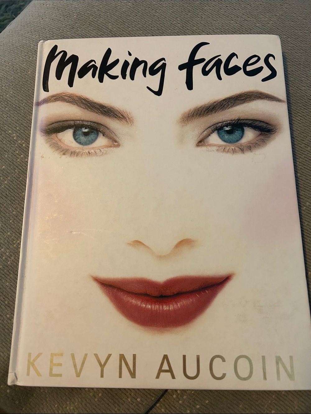 Kevyn Aucoin Makeup Artistry Book - Blue Eyes & Red Lips - Picture 1 of 7